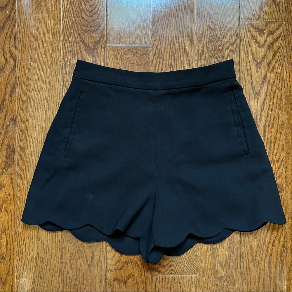 Aritzia Wilfred Black Scalloped Crepe Trousers Shorts - Sz 2 - Picture 2 of 13